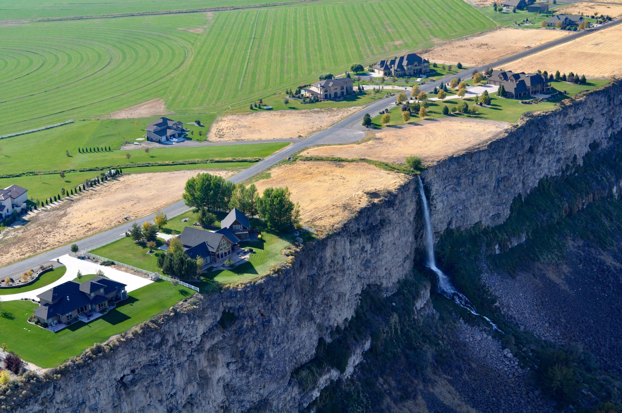 large luxury homes on the canyon rim in twin falls